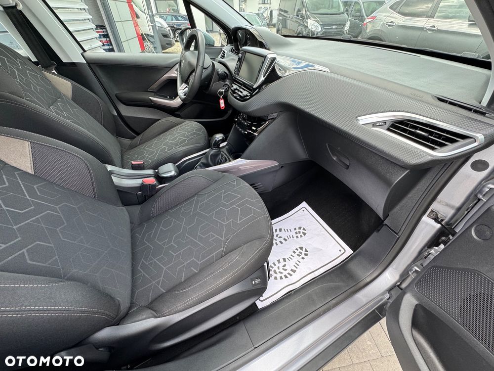 Peugeot 2008 1.2 Pure Tech Style - 15