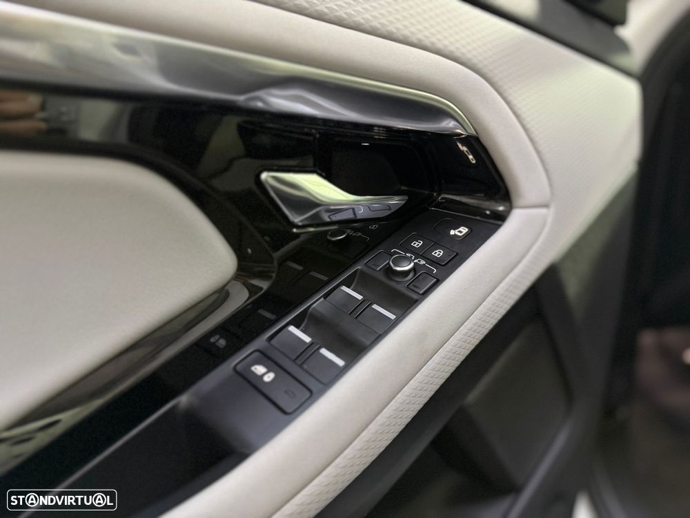 Land Rover Range Rover Evoque 1.5 P300e AWD R-Dynamic HSE Auto - 24
