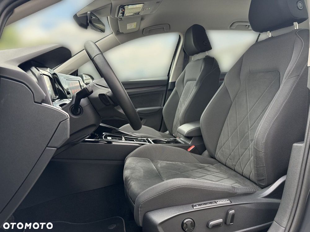 Volkswagen Golf - 10