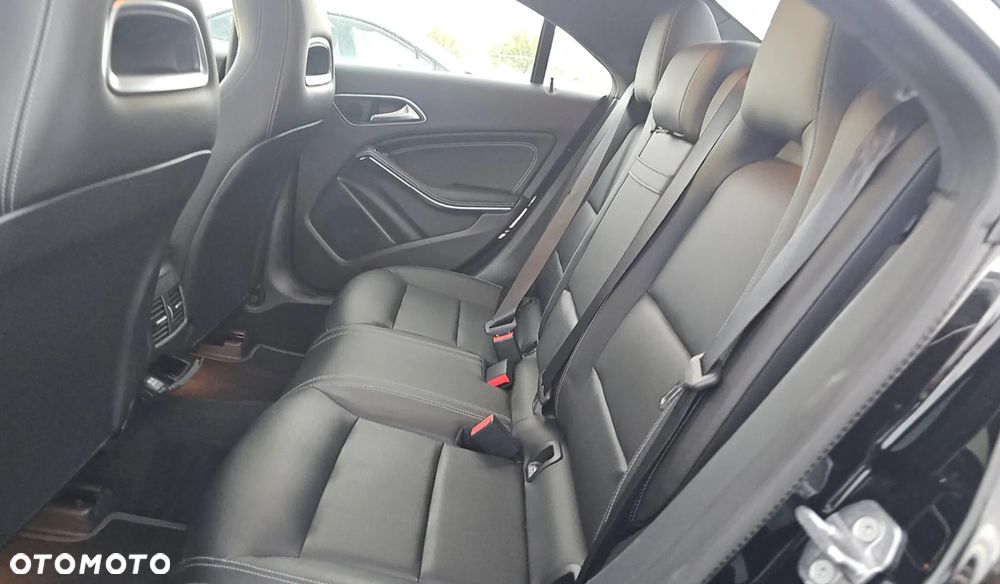 Mercedes-Benz CLA 250 4-Matic - 17
