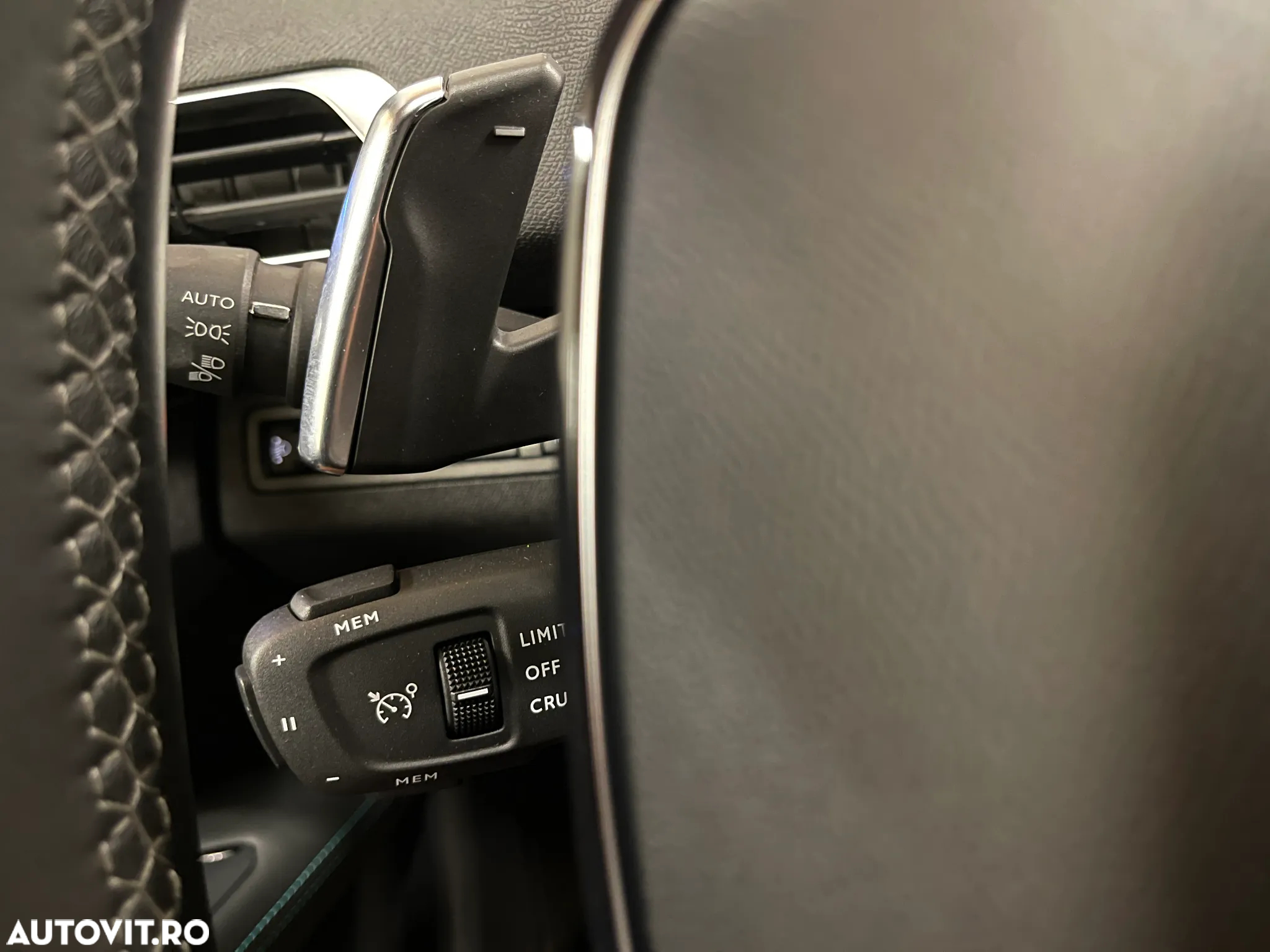 Peugeot 3008 PHEV 300 EAT8 4X4 Allure Pack - 26