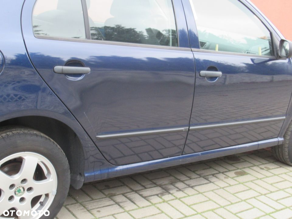 DRZWI TYŁ TYLNE PRAWE SKODA FABIA 1 I HATCHBACK 9460 - 3