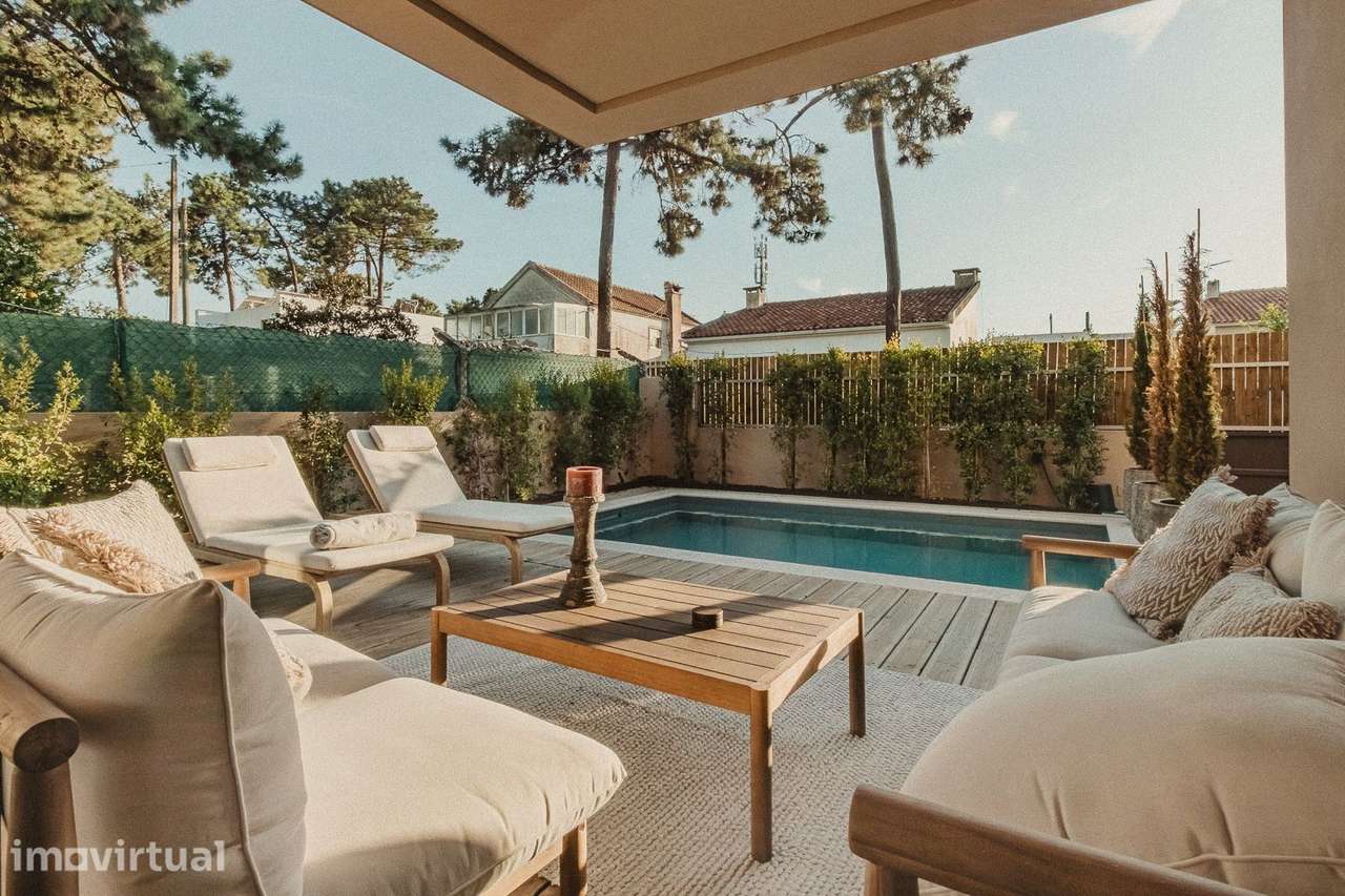 Moradia T5 mobilada com piscina, sauna e jardim na Aroeira - Grande imagem: 2/28