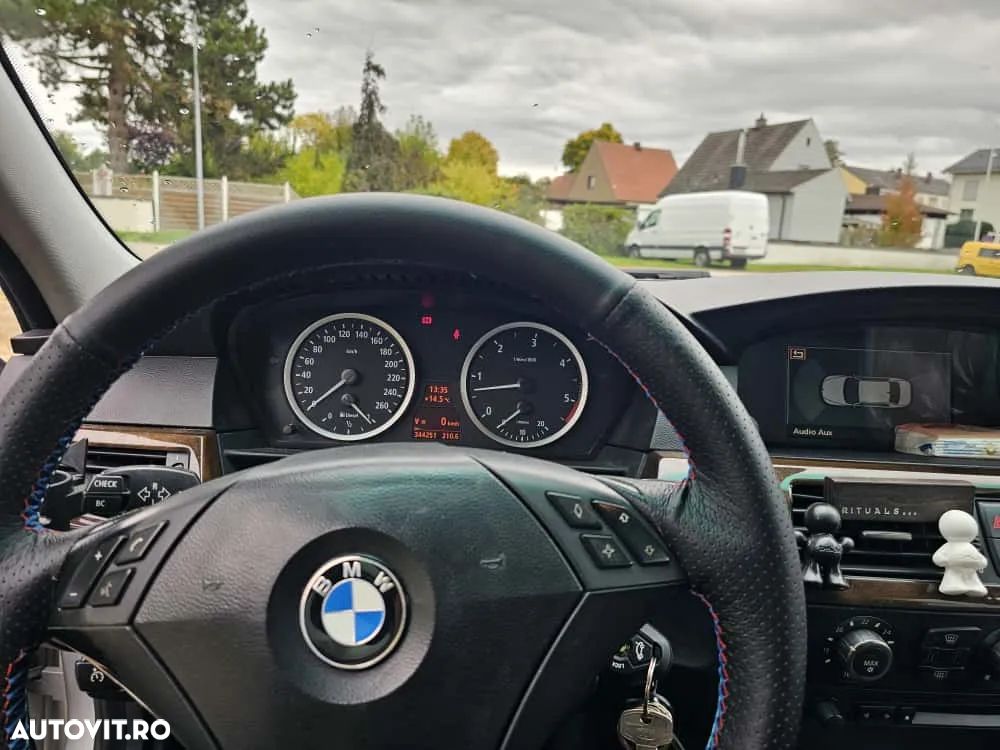 BMW Seria 5 525d Touring - 4