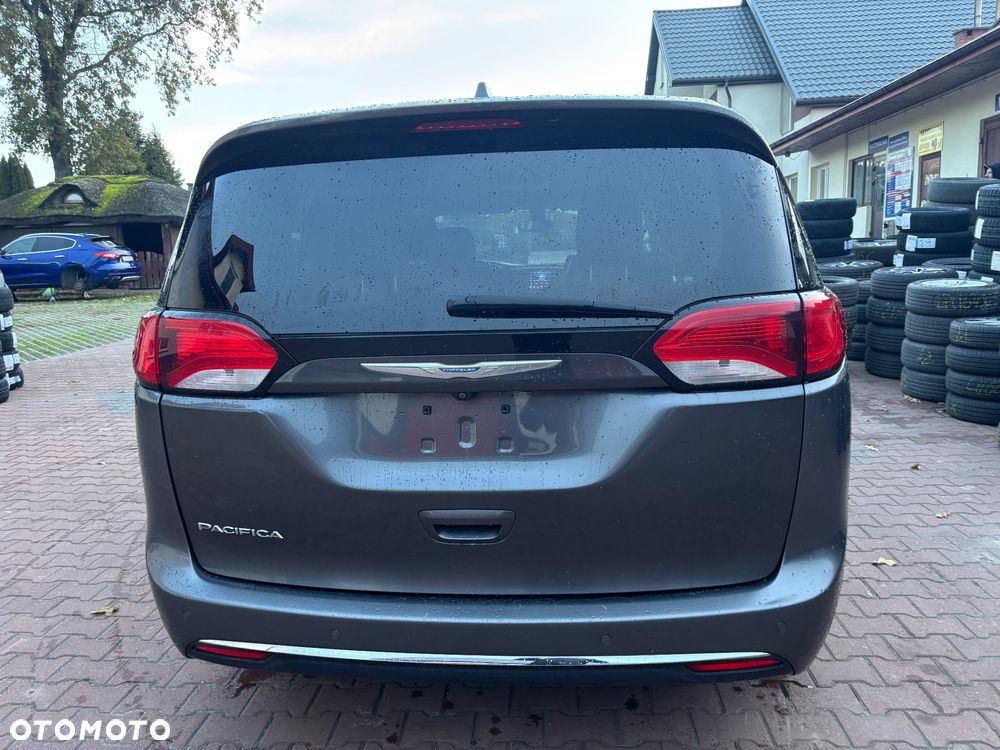 Chrysler Pacifica - 7