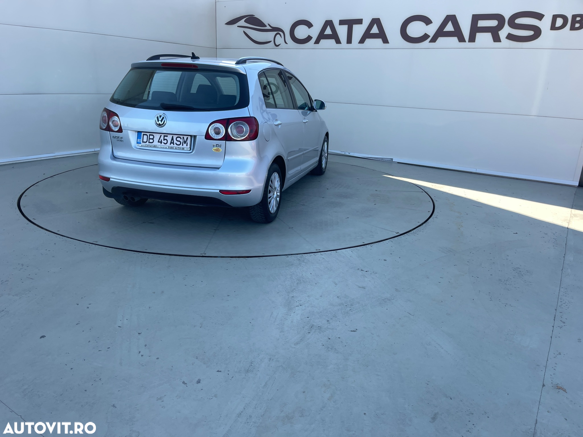 Volkswagen Golf Plus 2.0 TDI Comfortline - 16