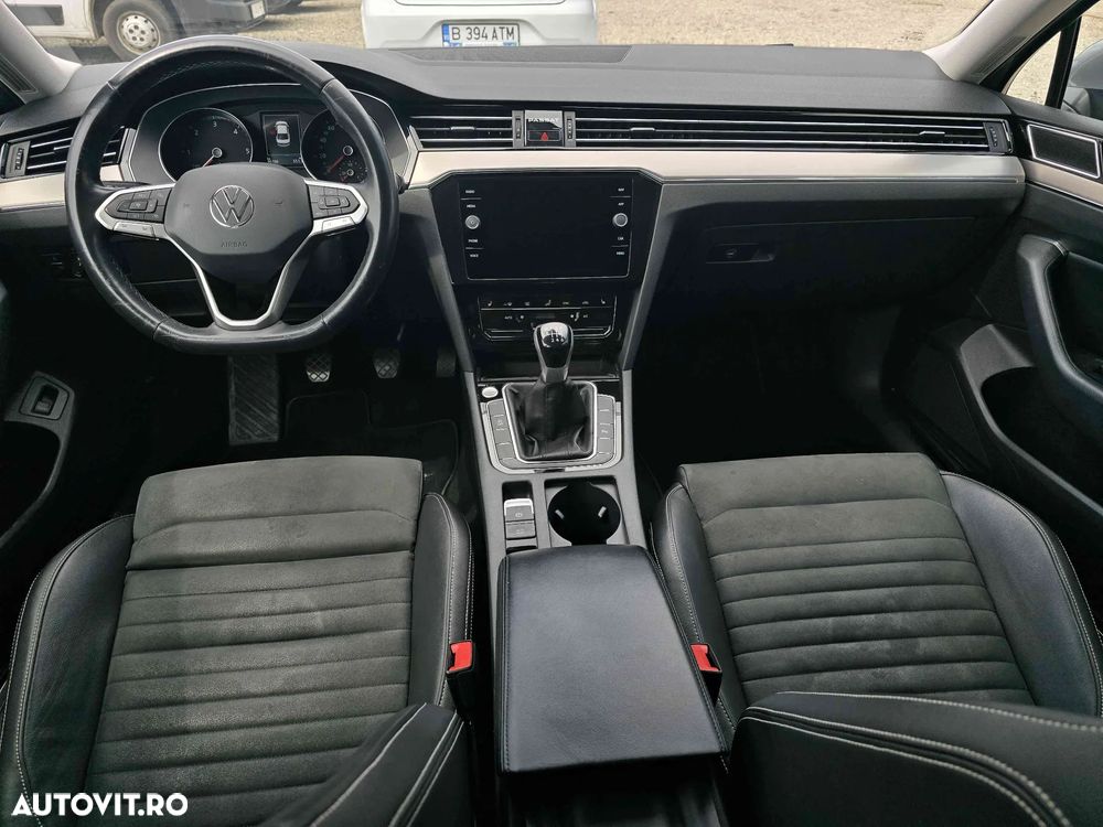 Volkswagen Passat - 11