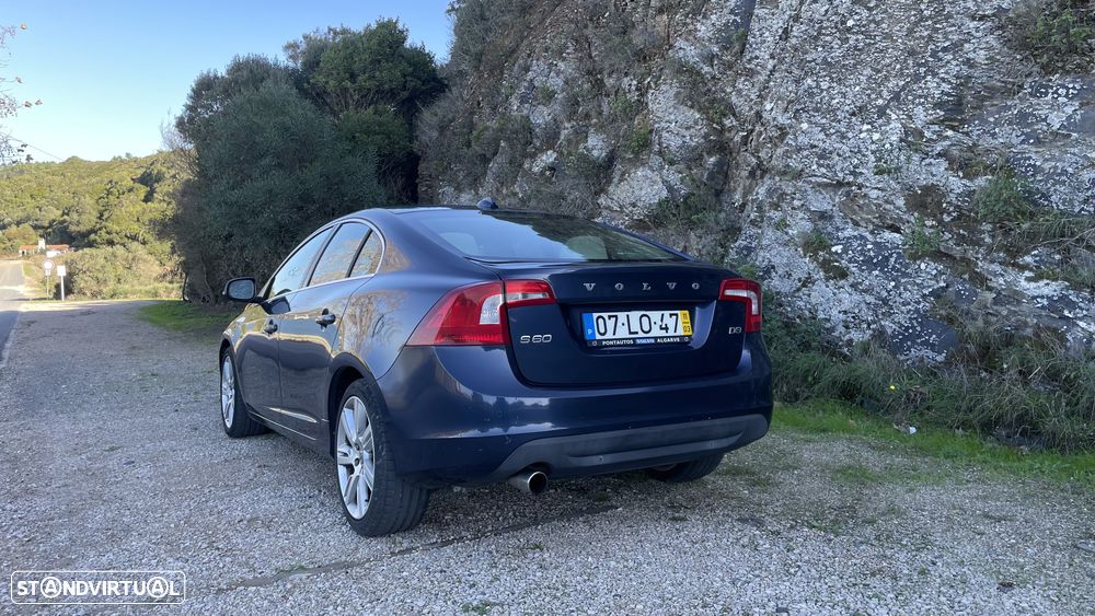 Volvo S60 2.0 D3 Momentum - 4