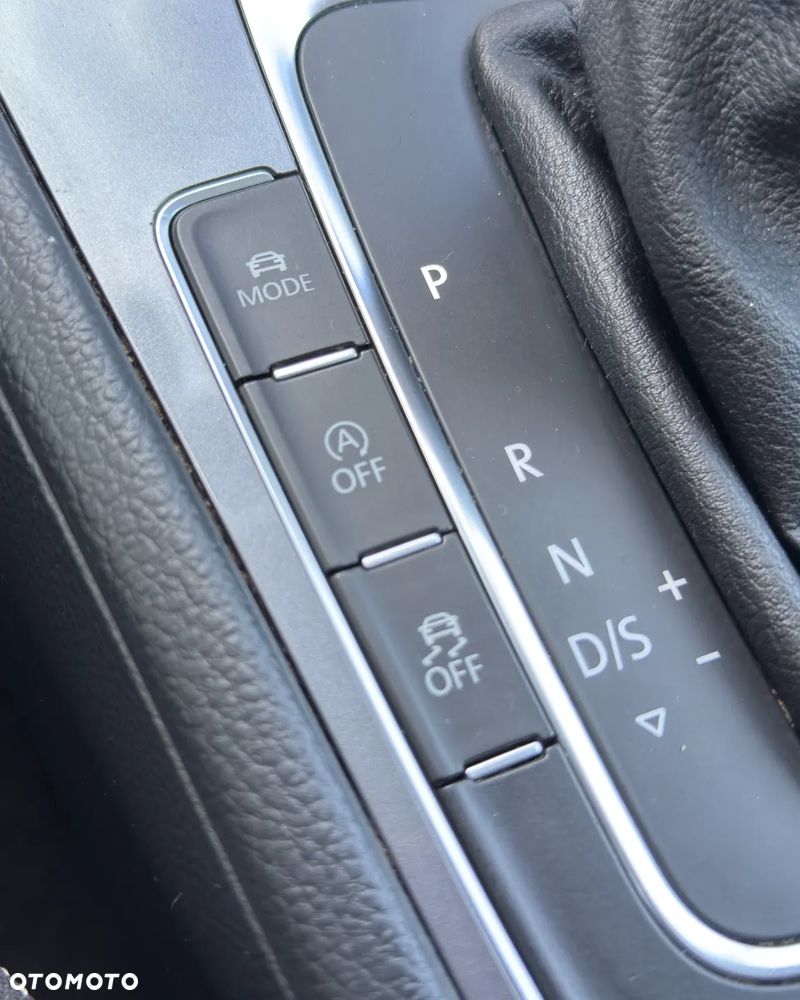 Volkswagen Golf - 29