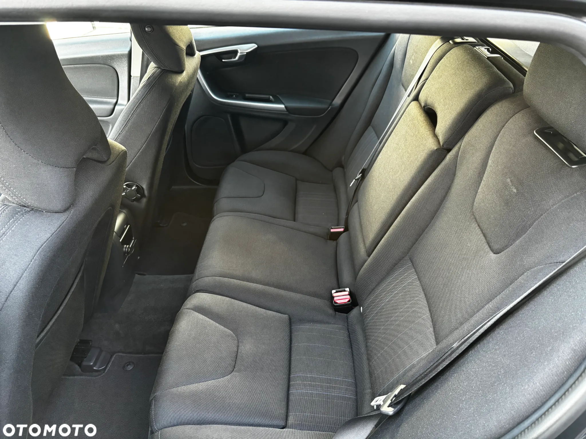 Volvo V60 D2 Momentum - 26