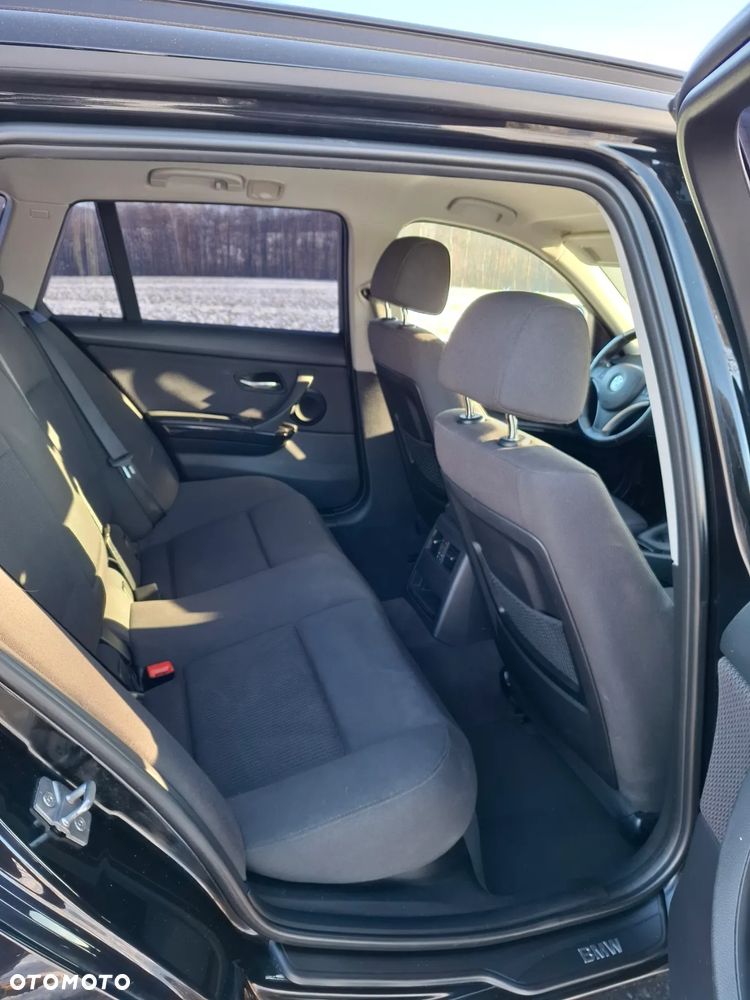 BMW Seria 3 318d - 19