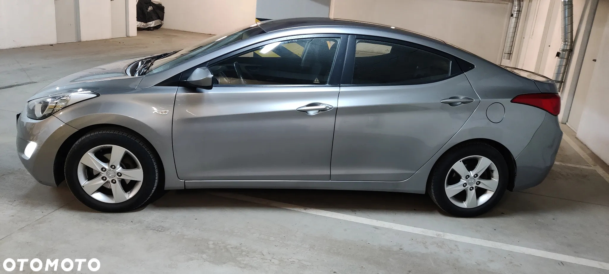 Hyundai Elantra 1.6 Comfort - 8