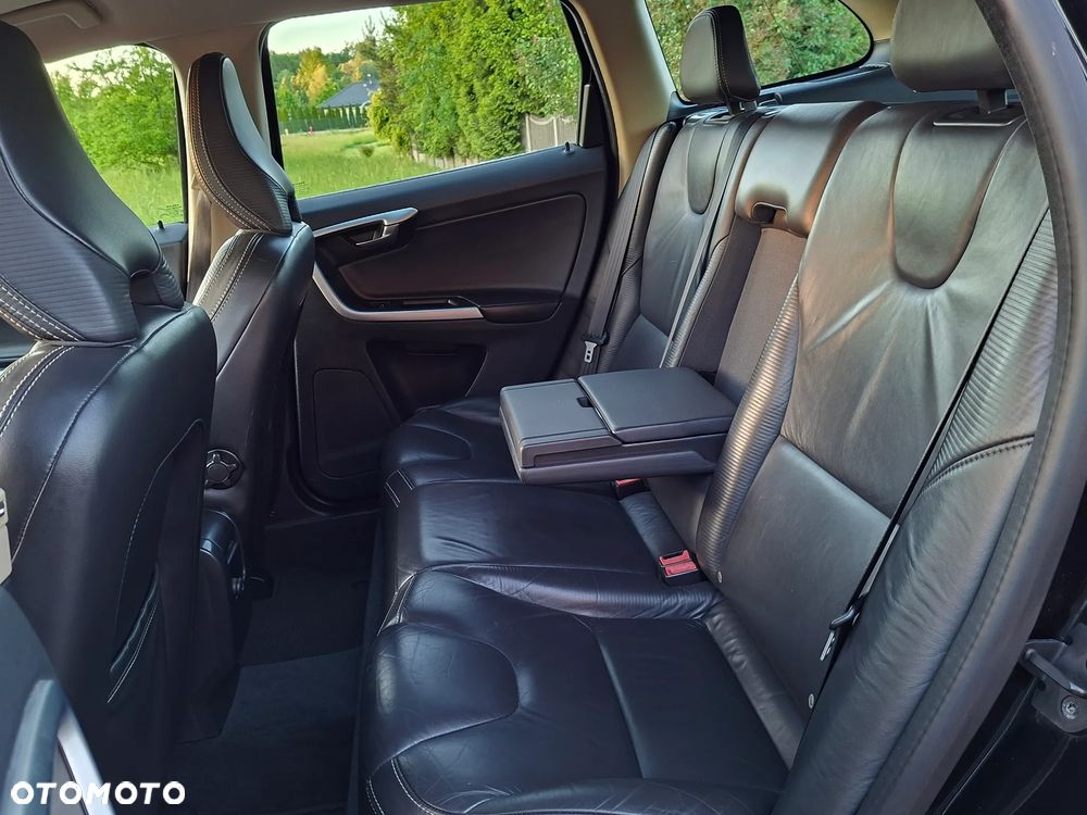 Volvo XC 60 D4 RDesign - 18