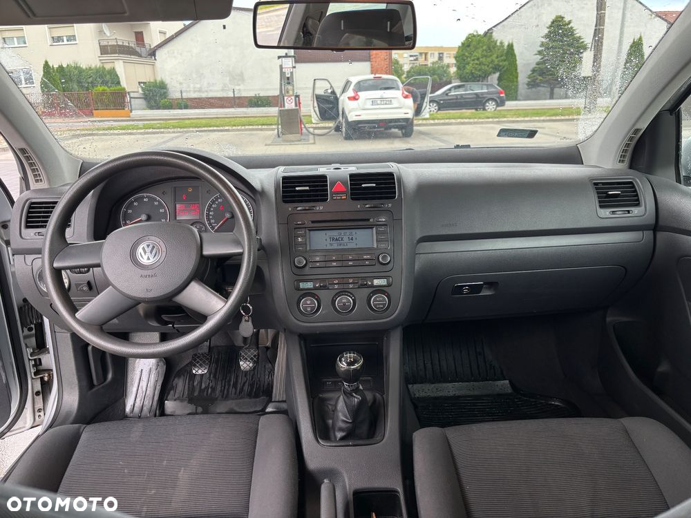 Volkswagen Golf - 6