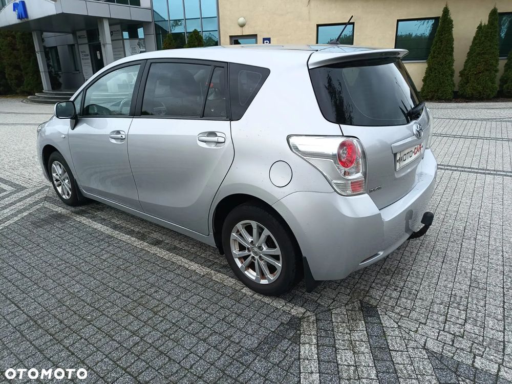 Toyota Verso 1.8 Premium 7os - 3