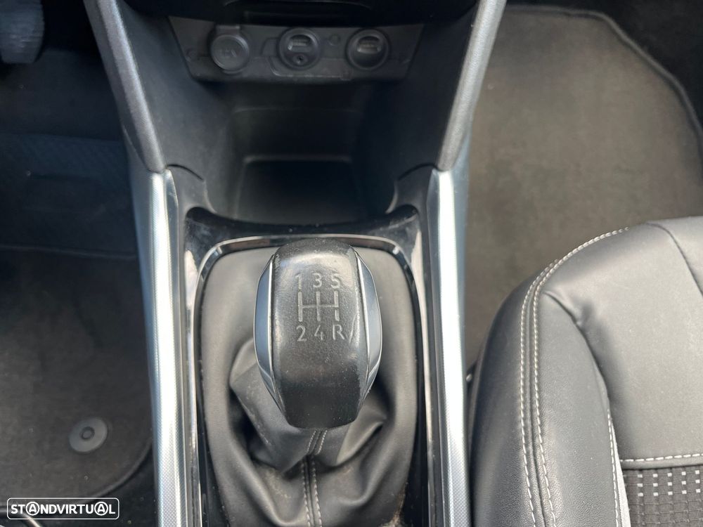 Peugeot 2008 1.6 e-HDi Allure - 27