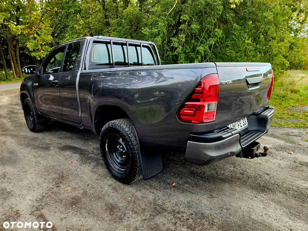 Toyota Hilux - 4