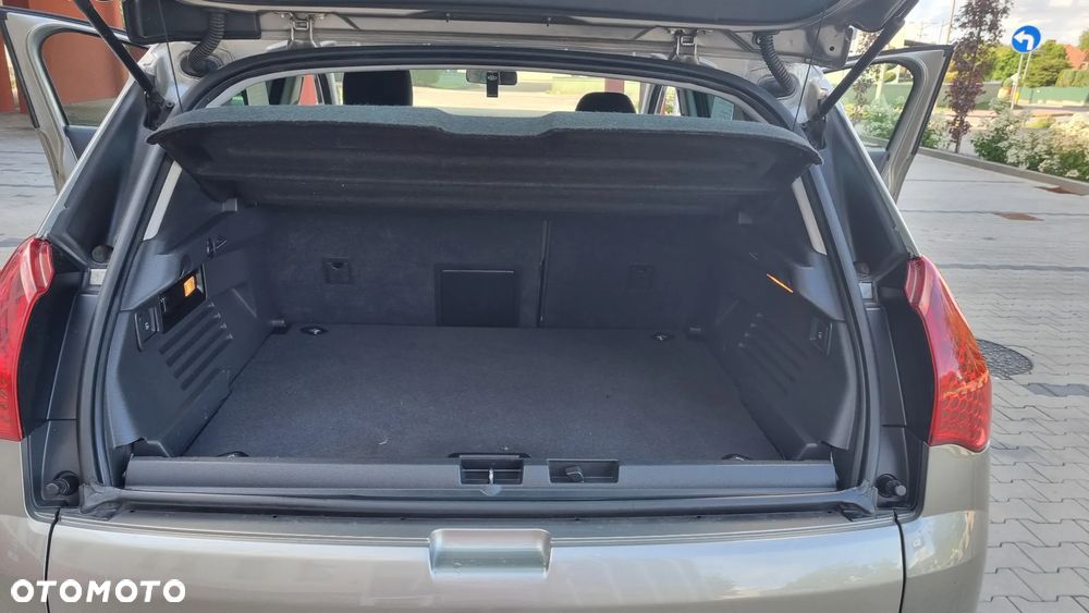Peugeot 3008 1.6 HDi Active - 11