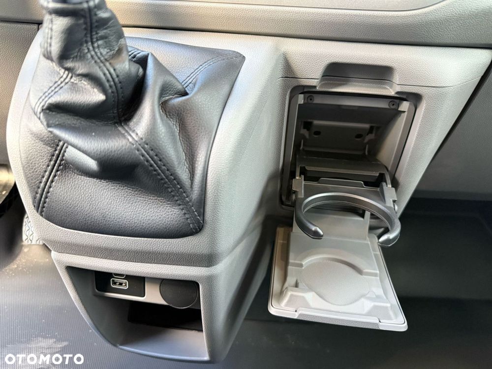 Volkswagen Transporter - 13