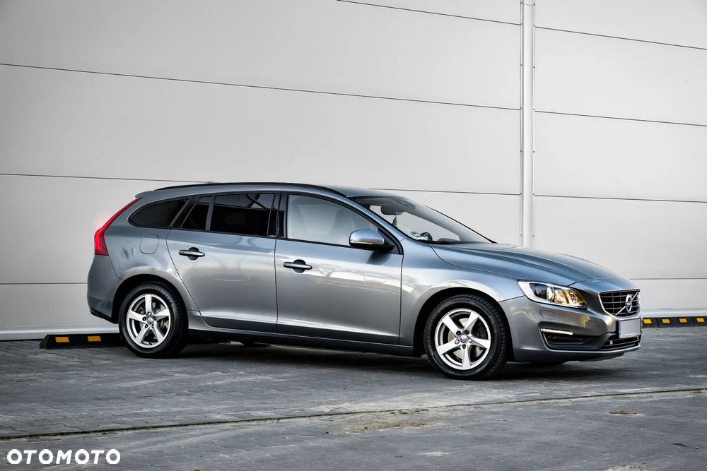 Volvo V60 D3 Drive-E Momentum - 17