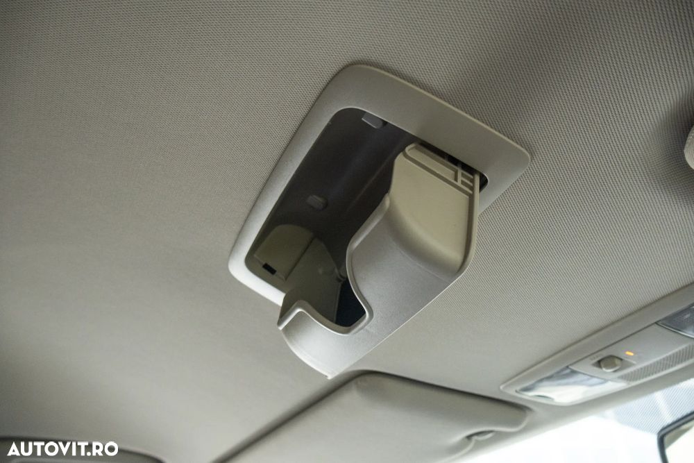 Mitsubishi Outlander - 28