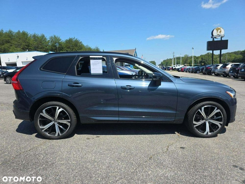 Volvo XC 60 B5 B AWD Ultimate Dark - 4