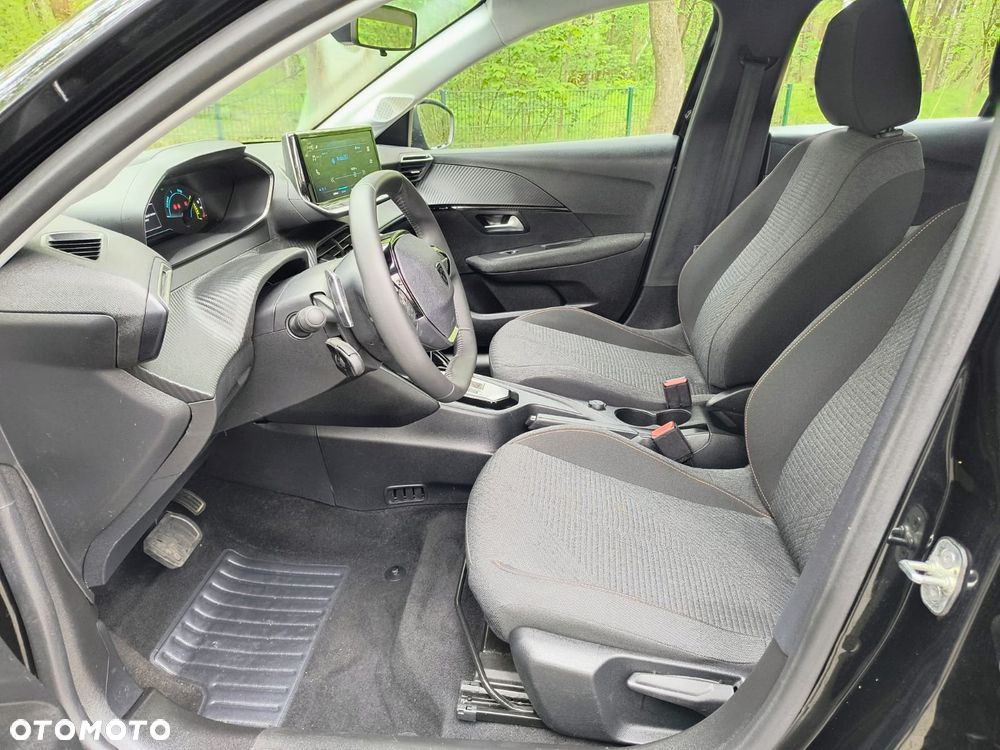 Peugeot 208 - 28
