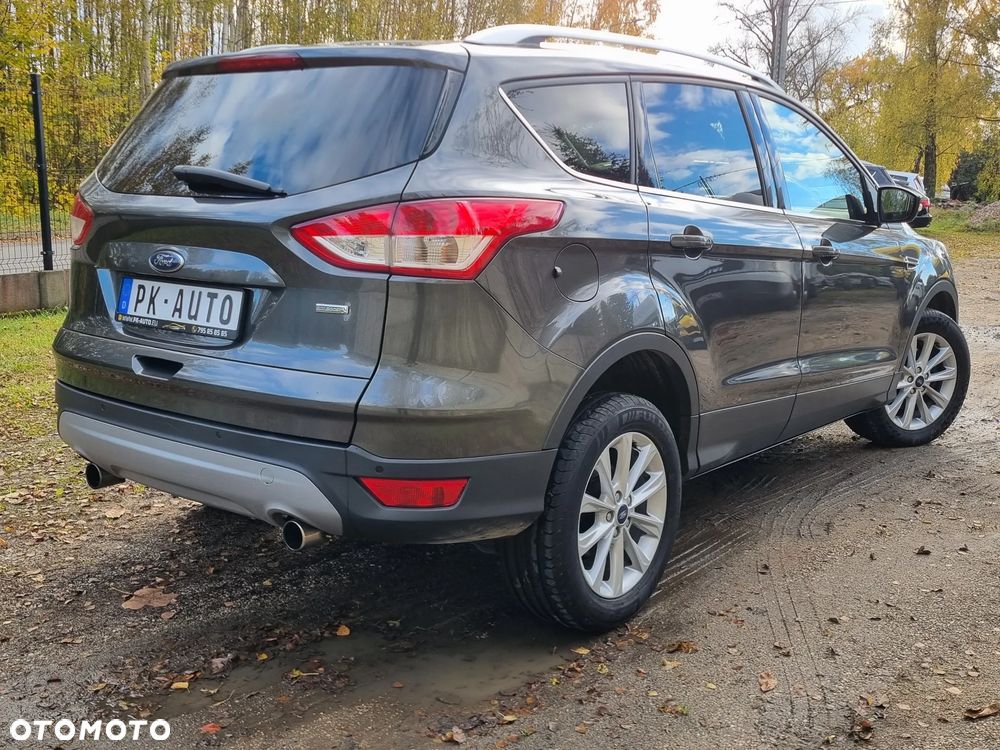 Ford Kuga 1.5 EcoBoost 2x4 Titanium - 4