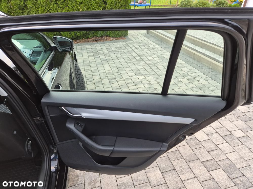 Skoda Octavia 2.0 TDI Edition DSG - 17