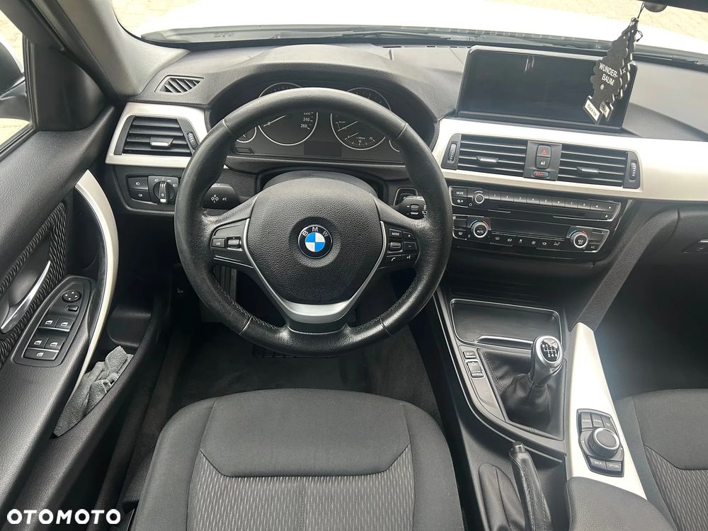 BMW Seria 3 318i Sport Line - 14