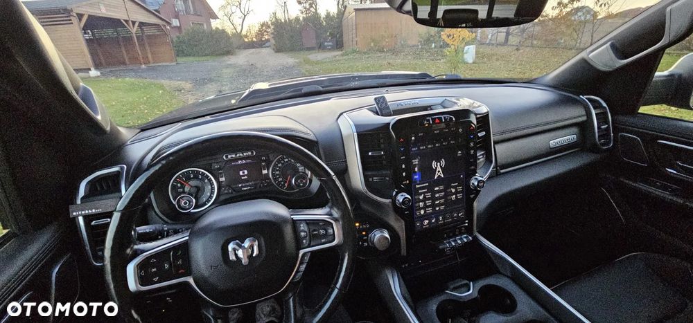 RAM 1500 Crew Cab Shortbed Laramie - 24