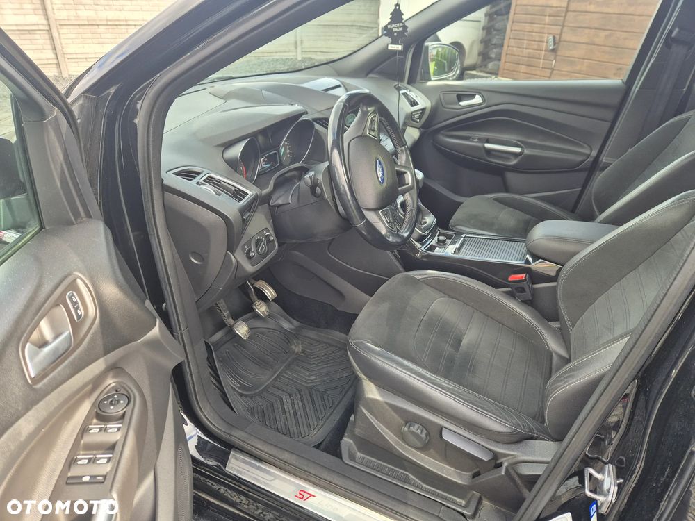 Ford Kuga 1.5 EcoBoost 2x4 ST-Line - 10