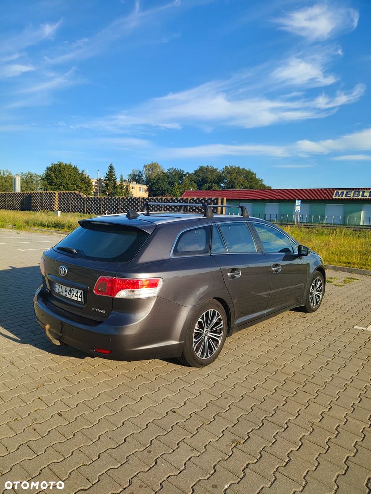 Toyota Avensis 2.0 Sol plus - 10