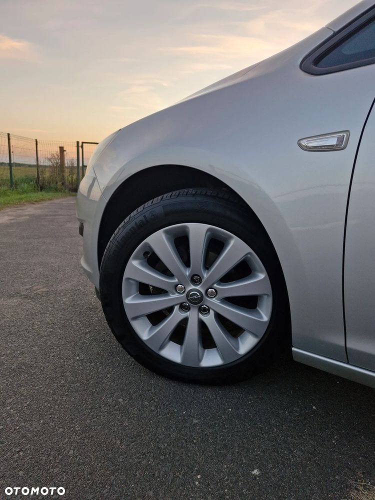 Opel Astra 1.4 T Sport EU6 - 12