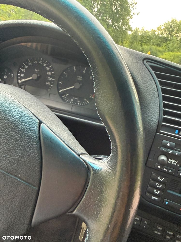 BMW Seria 3 323i - 30