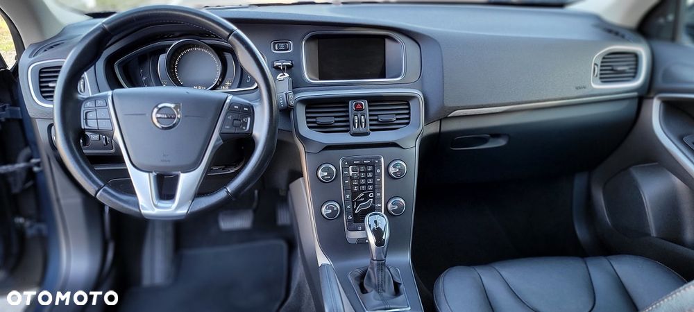 Volvo V40 - 16