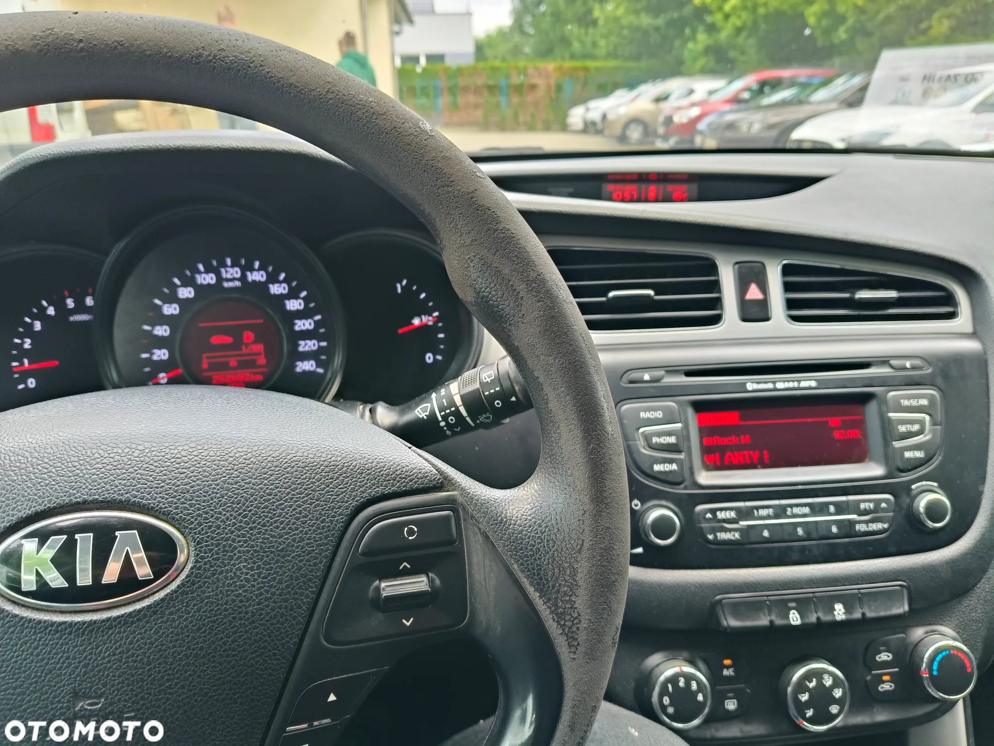 Kia Ceed - 16