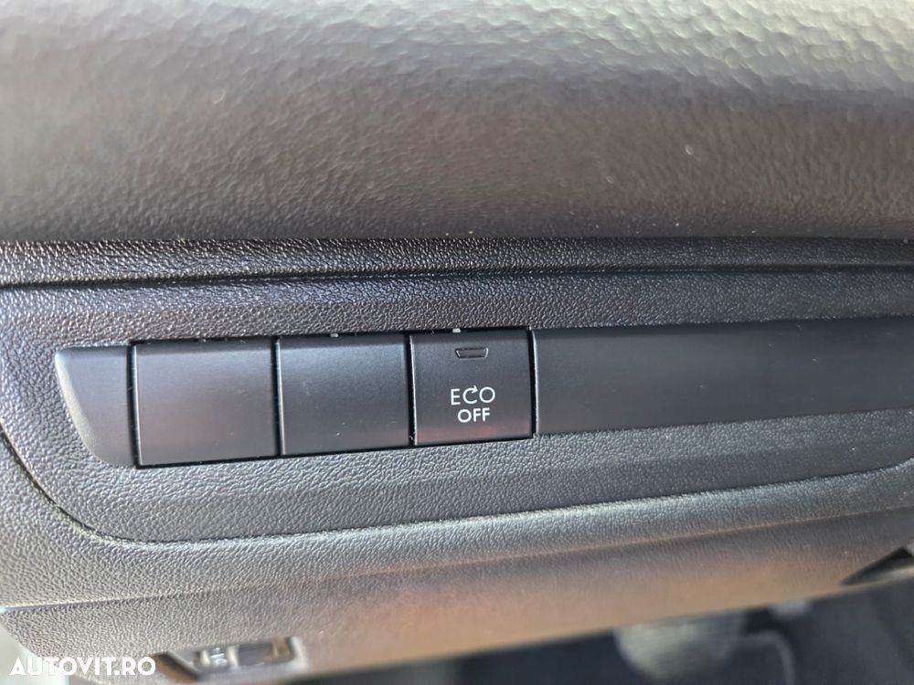 Peugeot 208 PureTech 110 Stop & Start EAT6 Allure - 33
