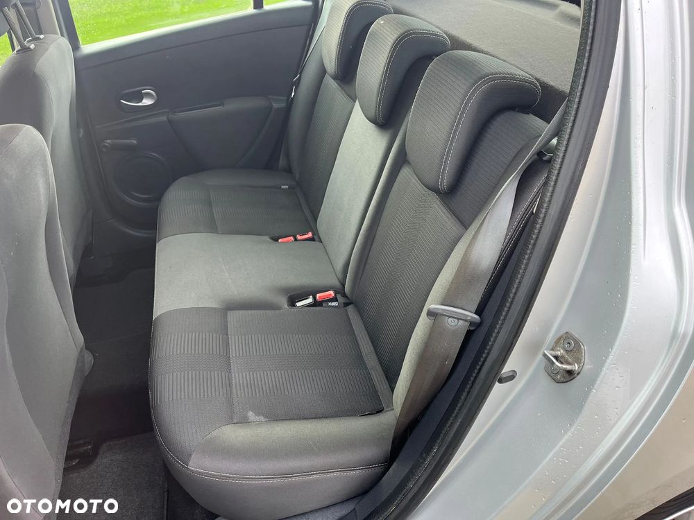 Renault Clio 1.2 16V 75 Dynamique - 9