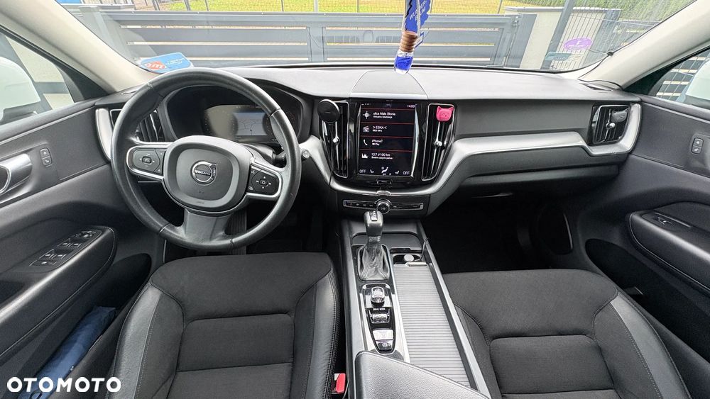 Volvo XC 60 T4 Momentum - 12