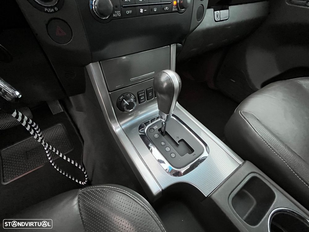 Nissan Navara 3.0 dCi V6 CD LE AT 4WD - 21