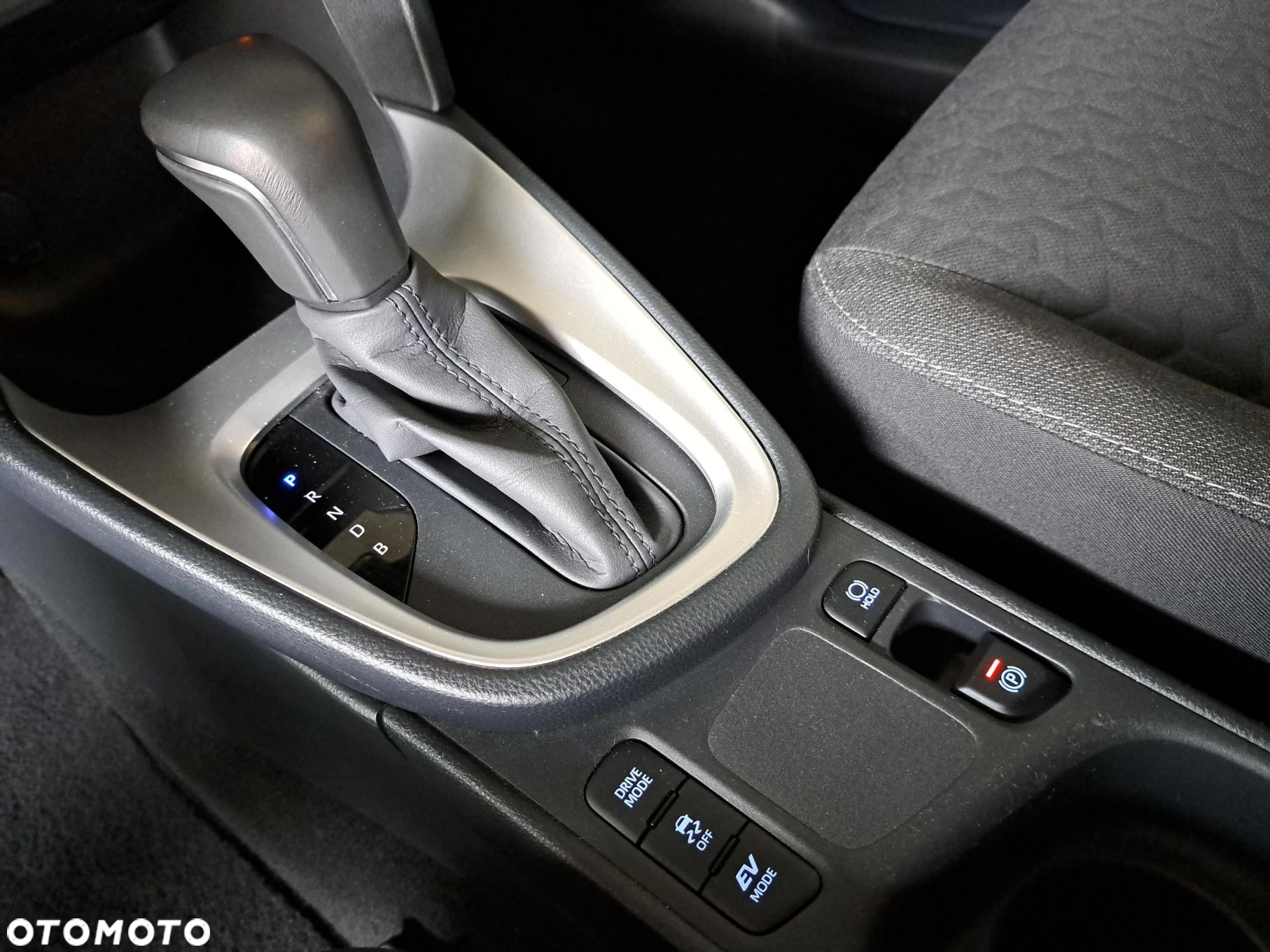 Toyota Yaris Cross - 25