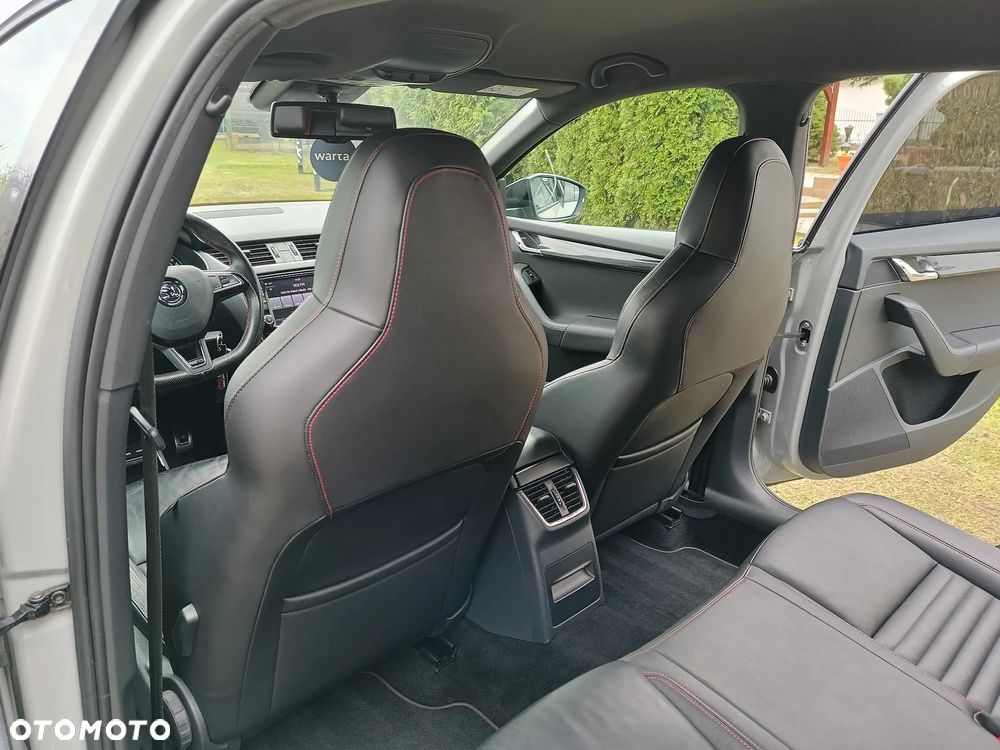 Skoda Octavia 2.0 TDI DSG RS - 30
