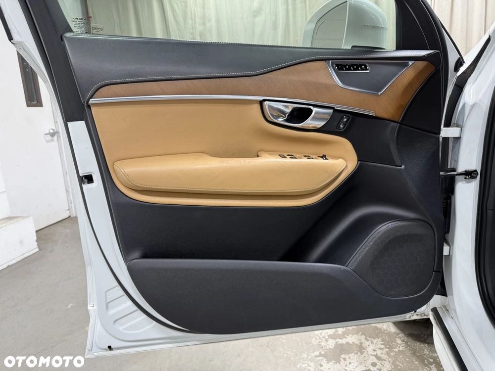 Volvo XC 90 - 17