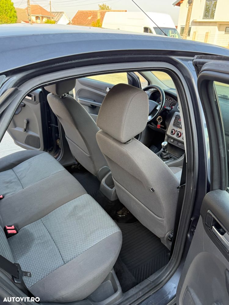 Ford Focus - 17