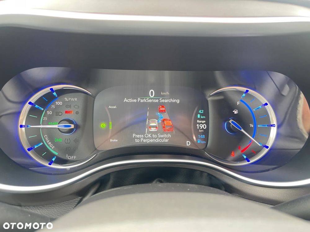 Chrysler Pacifica - 21