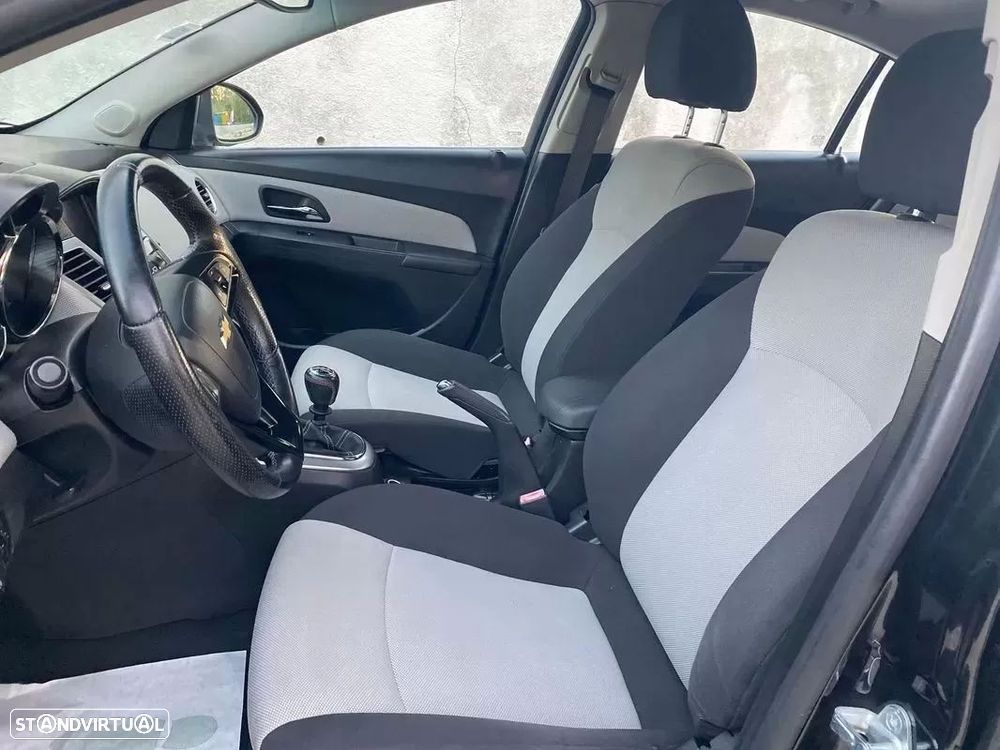 Chevrolet Cruze 2.0 VCDi LT - 26