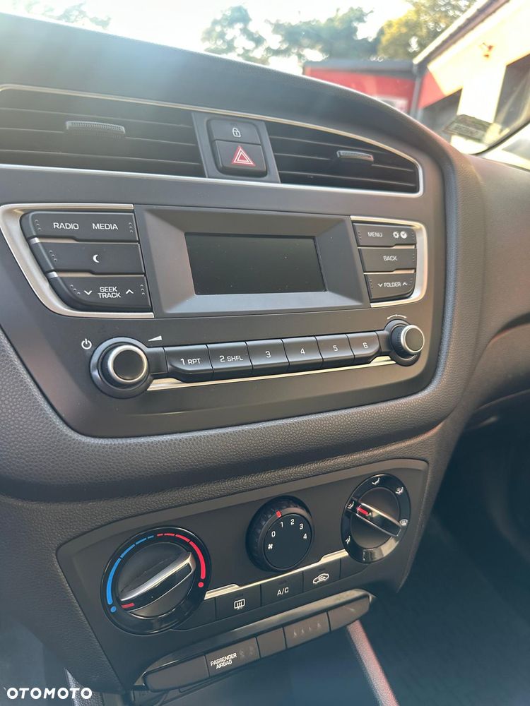 Hyundai i20 1.2 Comfort - 13