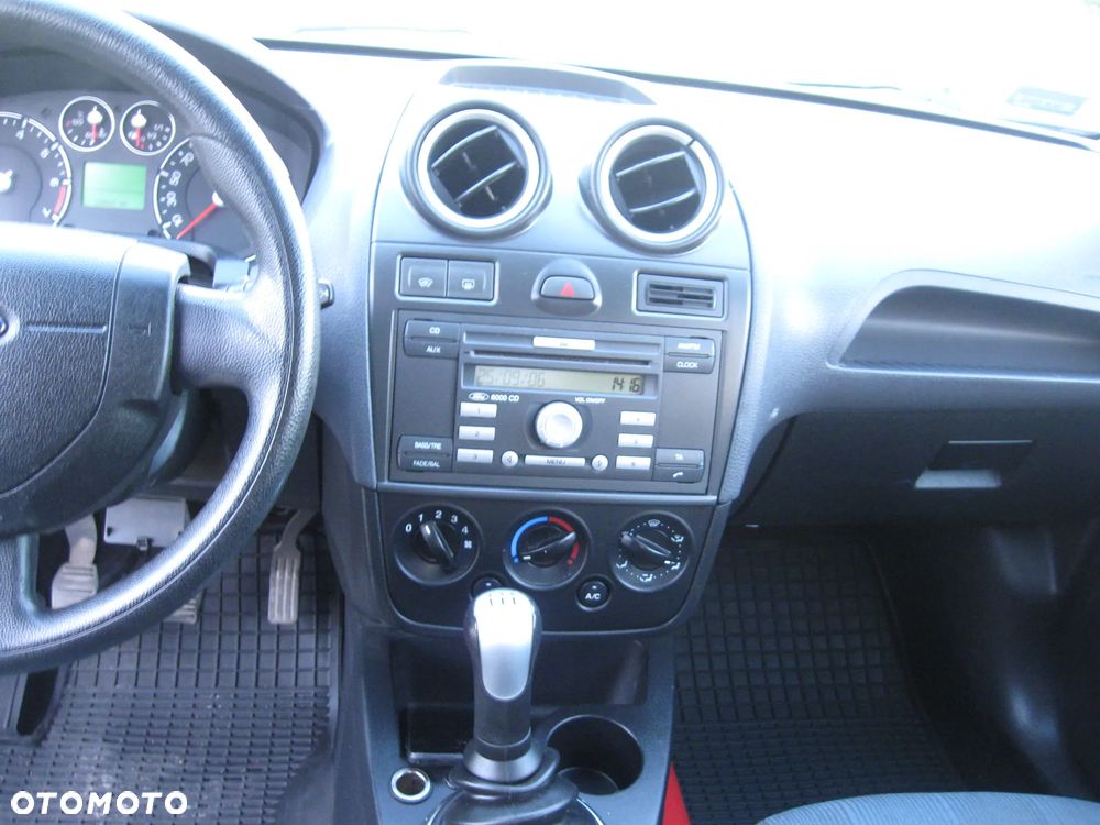 Ford Fiesta 1.3 Ambiente - 12