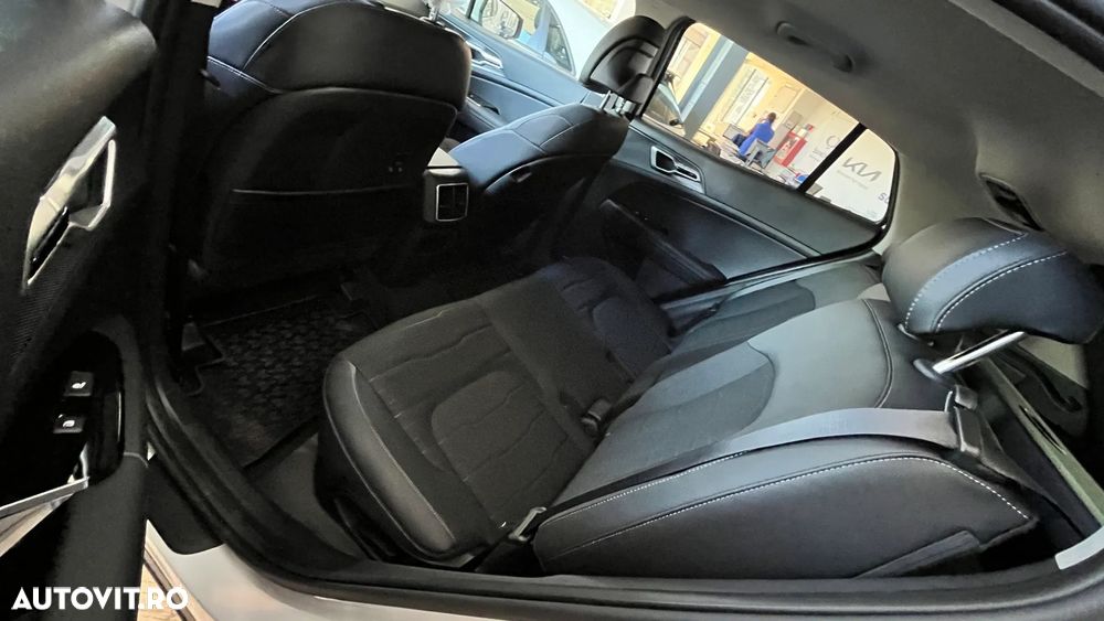 Kia Sportage 1.6 T-GDI 7DCT HP 4x2 MHEV Style - 6